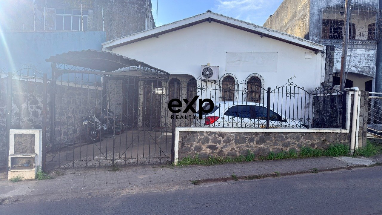 Casa à venda em Valença BA - Próximo ao Calçadão ponto comercial