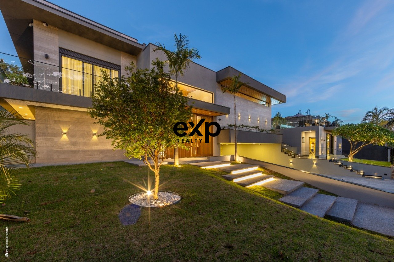 Casa de Condomínio com 4 Quartos e 8 banheiros à Venda, 700 m² por R$ 9.900.000