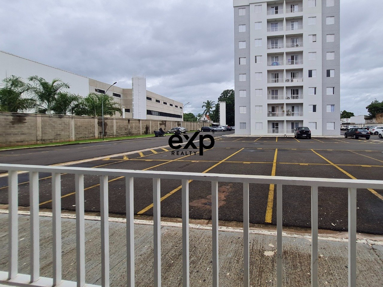 Apartamento com 3 quartos, suíte e 2 vagas no bairro Dois Córregos