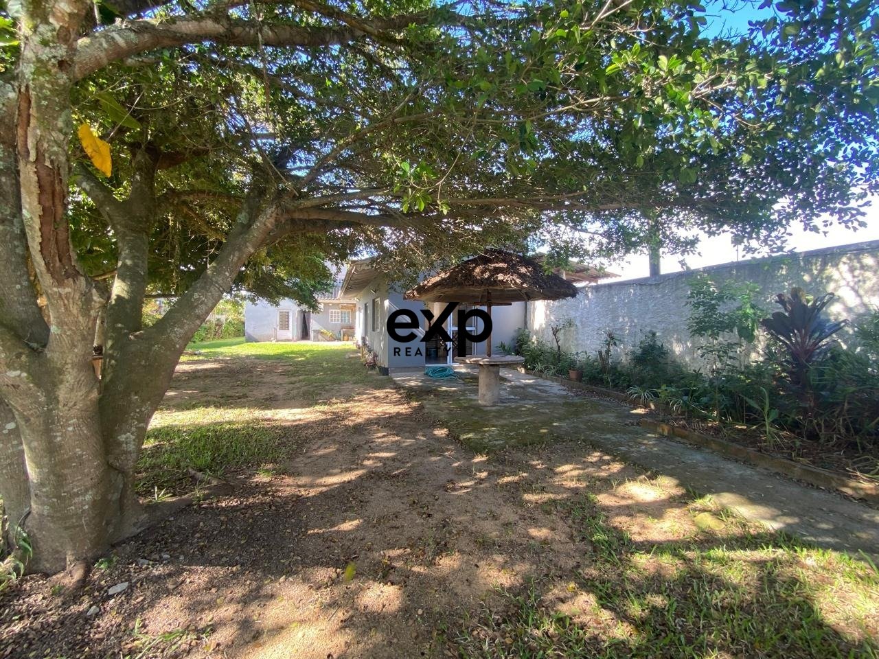 Casa à venda em Porto Alegre, do Varejão 525 Lami Porto Alegre 91787-170, 1313 m²