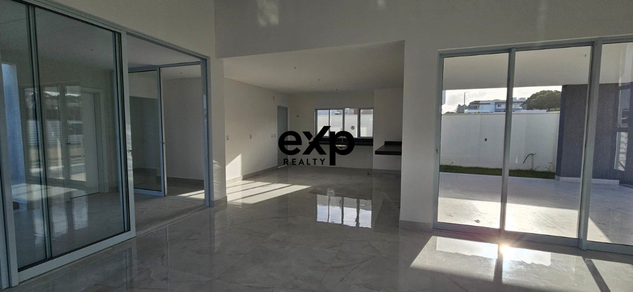 Casa com piscina no Yby Natureza