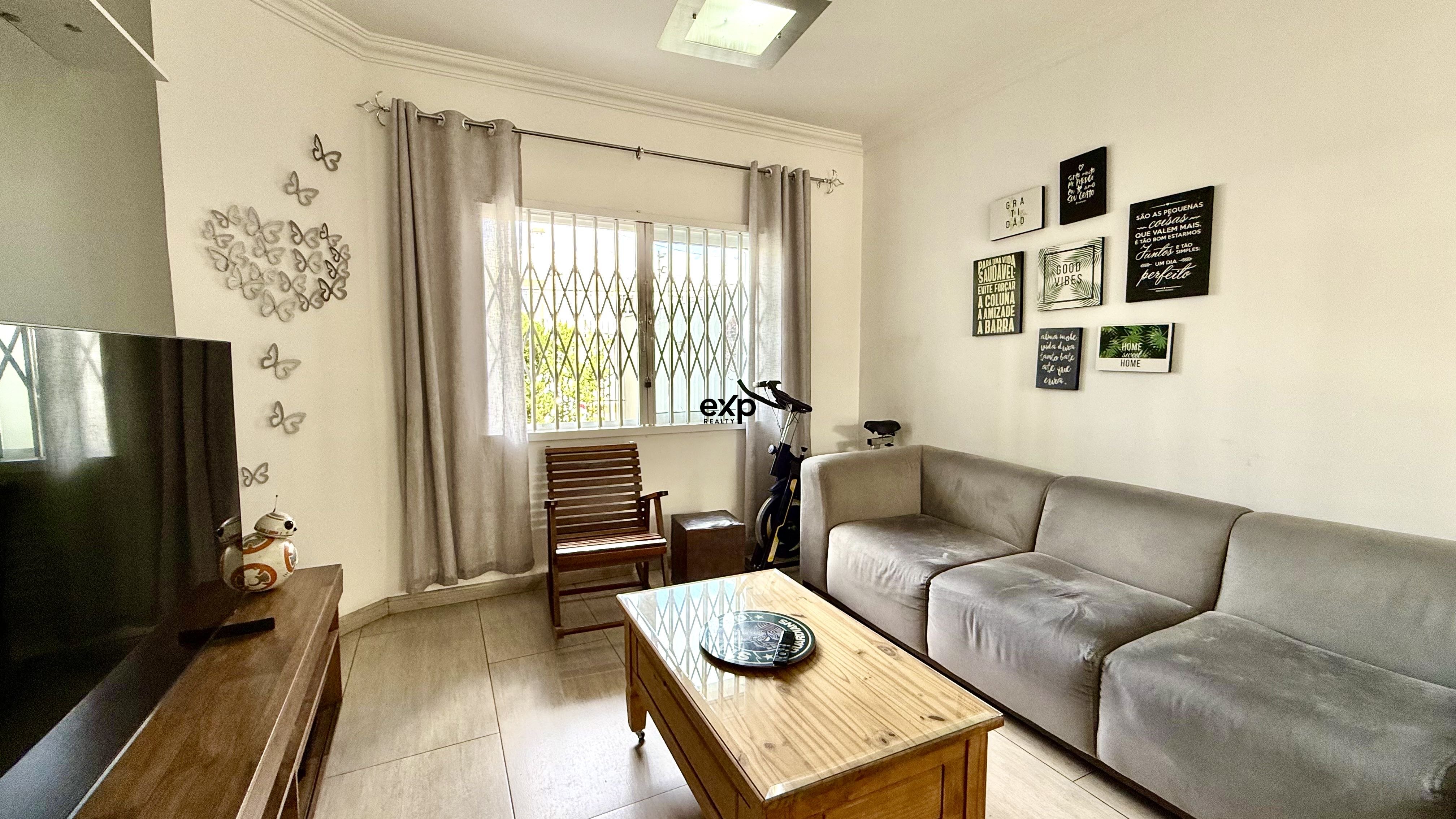 Sobrado à venda em Curitiba, Rua Isac de Oliveira 274 Uberaba Curitiba 81570-090, 160 m²