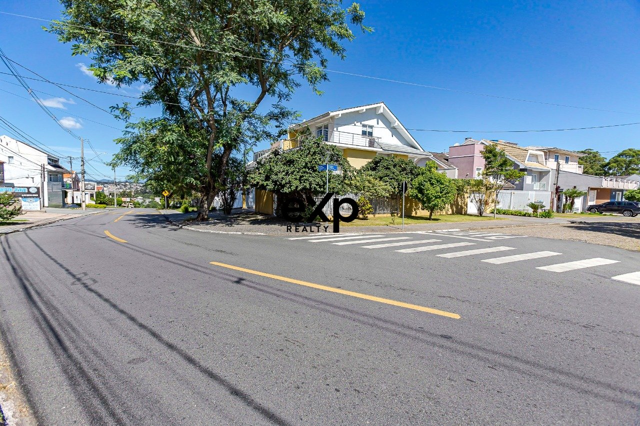 Sobrado à venda em Pinhais, Orlando Santander Francisco 121 Pineville Pinhais 83320-580, 241 m²