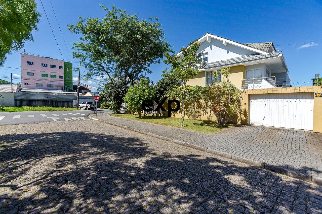 Sobrado à venda em Pinhais, Orlando Santander Francisco 121 Pineville Pinhais 83320-580, 241 m²