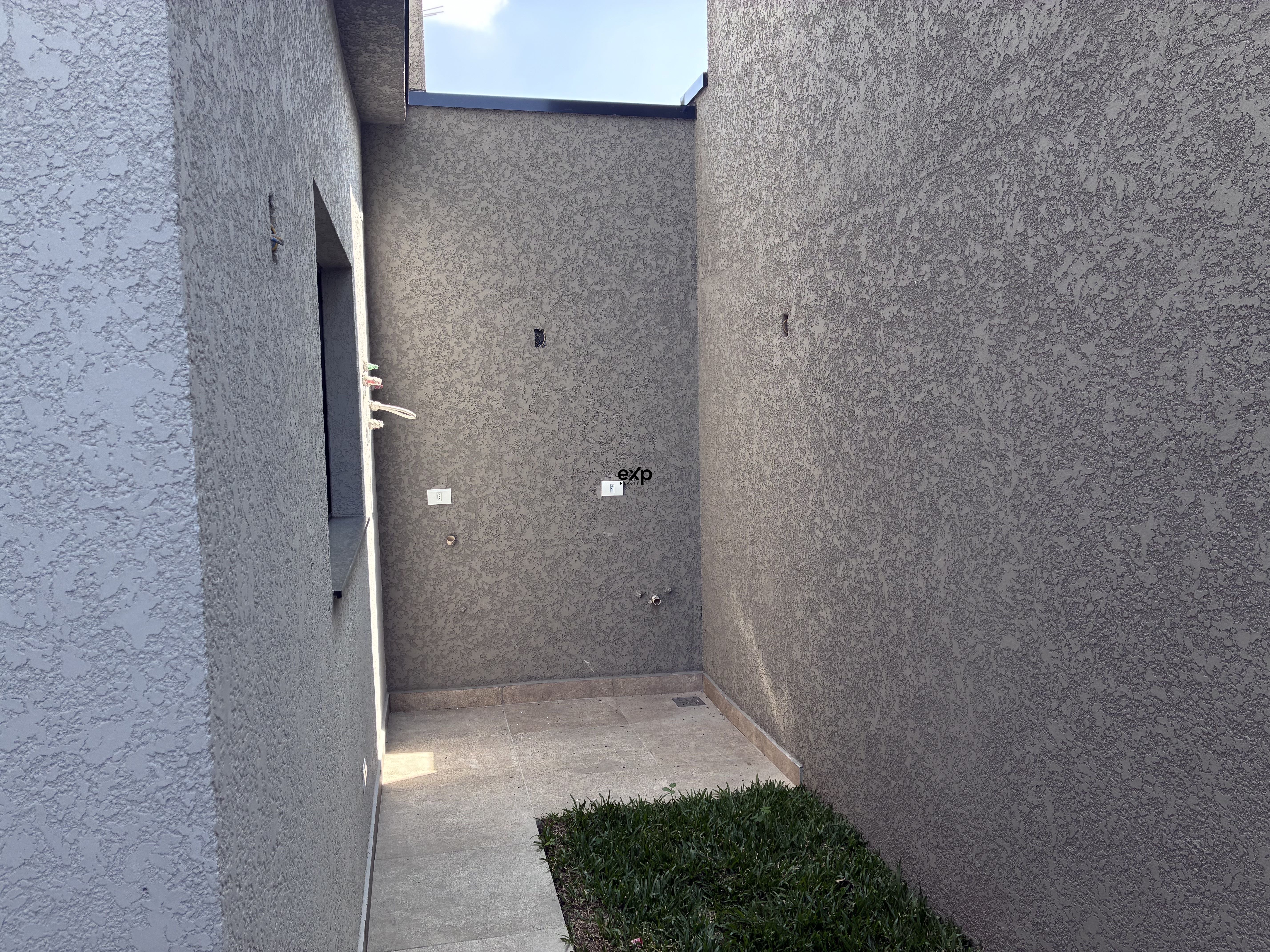 TRIPLEX FOR SALE IN GATED CONDOMINIUM 5