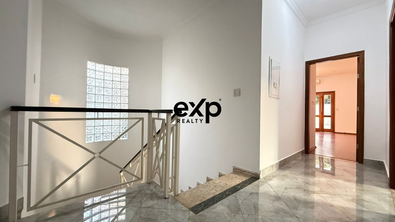 Casa à Venda em Condomínio em Valinhos