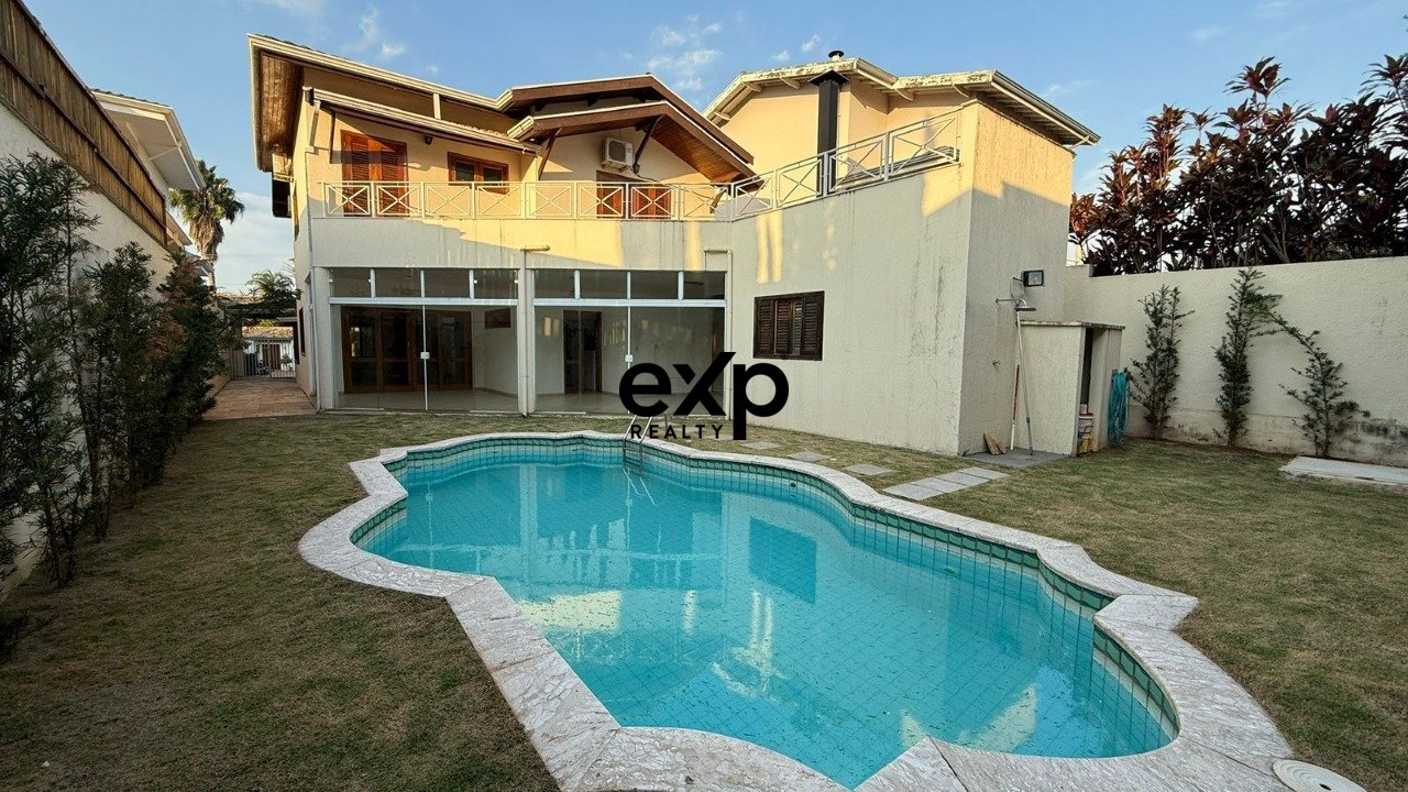 Casa à Venda em Condomínio em Valinhos