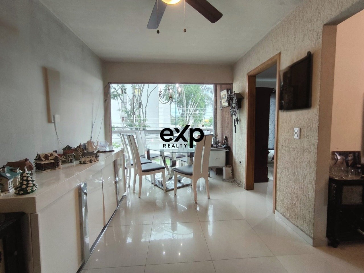 Casa à venda em Curitiba, Rua Francisco Zanicotti Sobrinho 175 Santa Candida Curitiba 82640-220, 525 m²