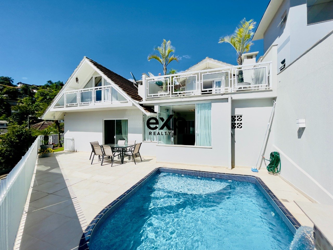 Casa à venda em Blumenau, Goiânia 90 Centro Blumenau 89012-474, 313 m²