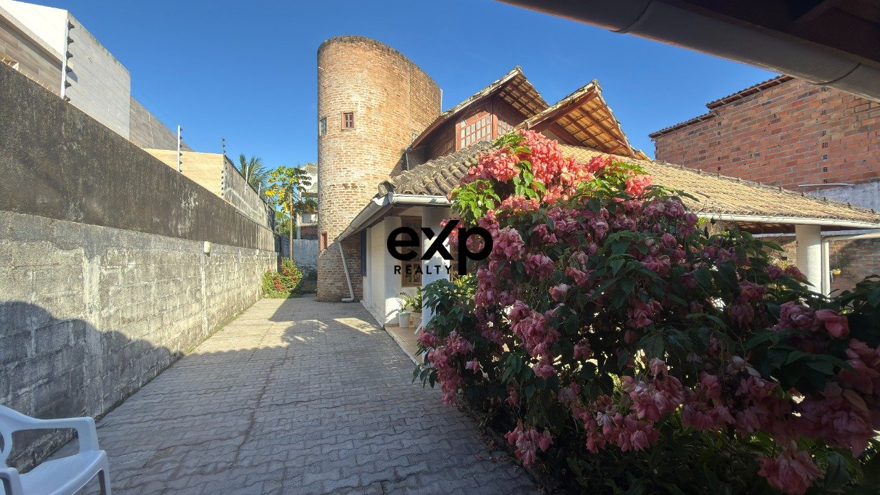 Casa à venda em Valença, Rua do Beijupirá 192 Guaibim Valença 45400-000, 525 m²