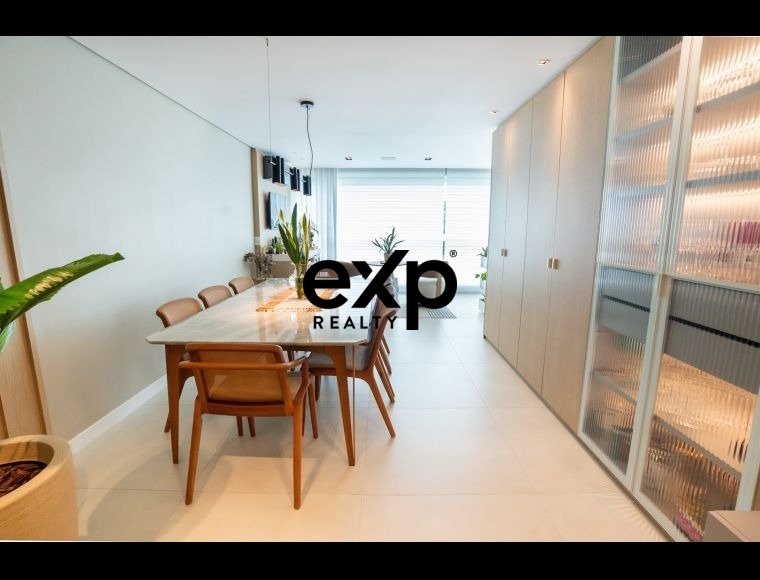 Apartamento à venda em Blumenau, Jaraguá 93 Velha Blumenau 89036-400, 213 m²