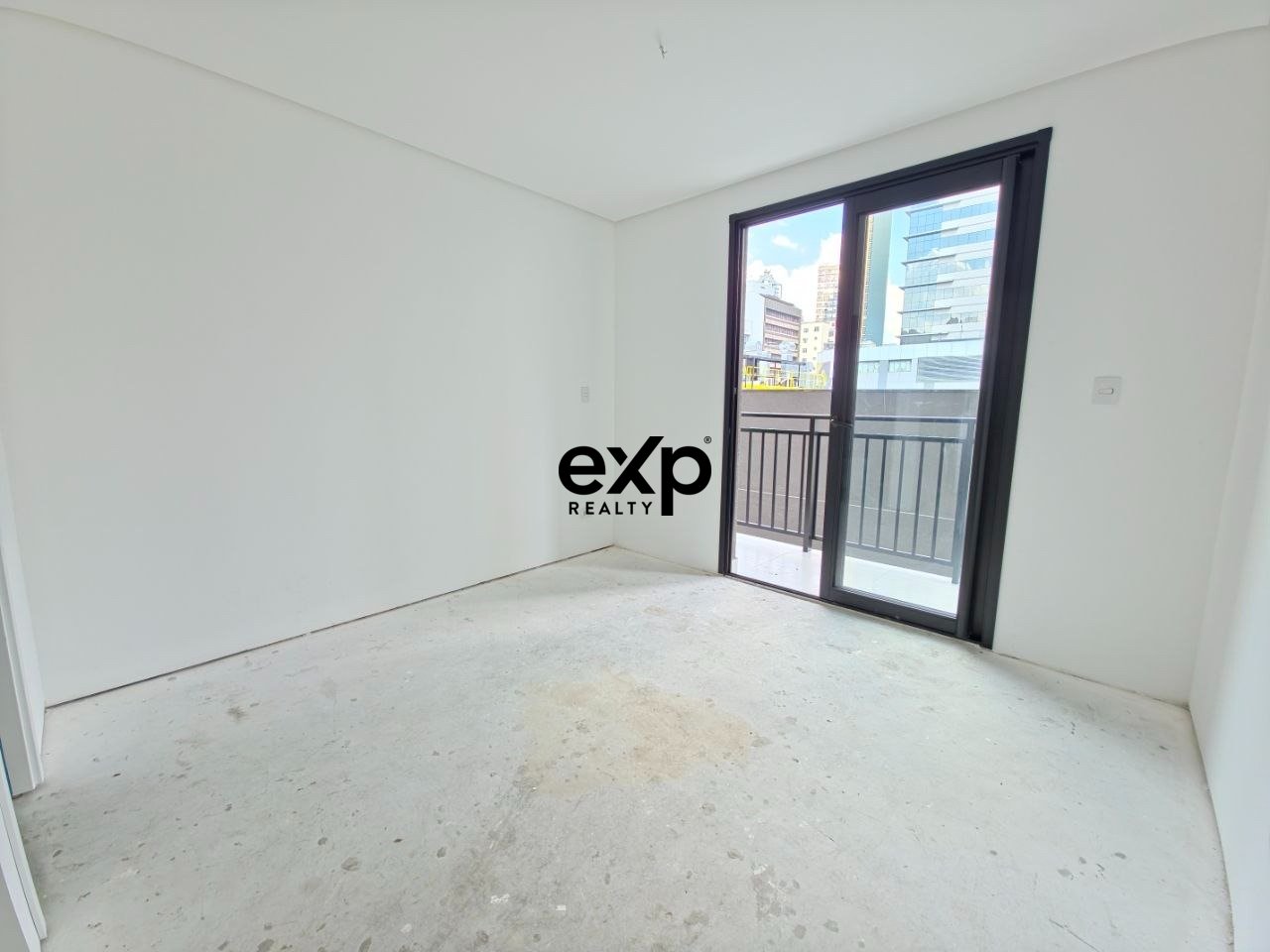 Apartamento à venda em Curitiba, Visconde de Nacar 1050 Centro Curitiba 80410-201, 30 m²