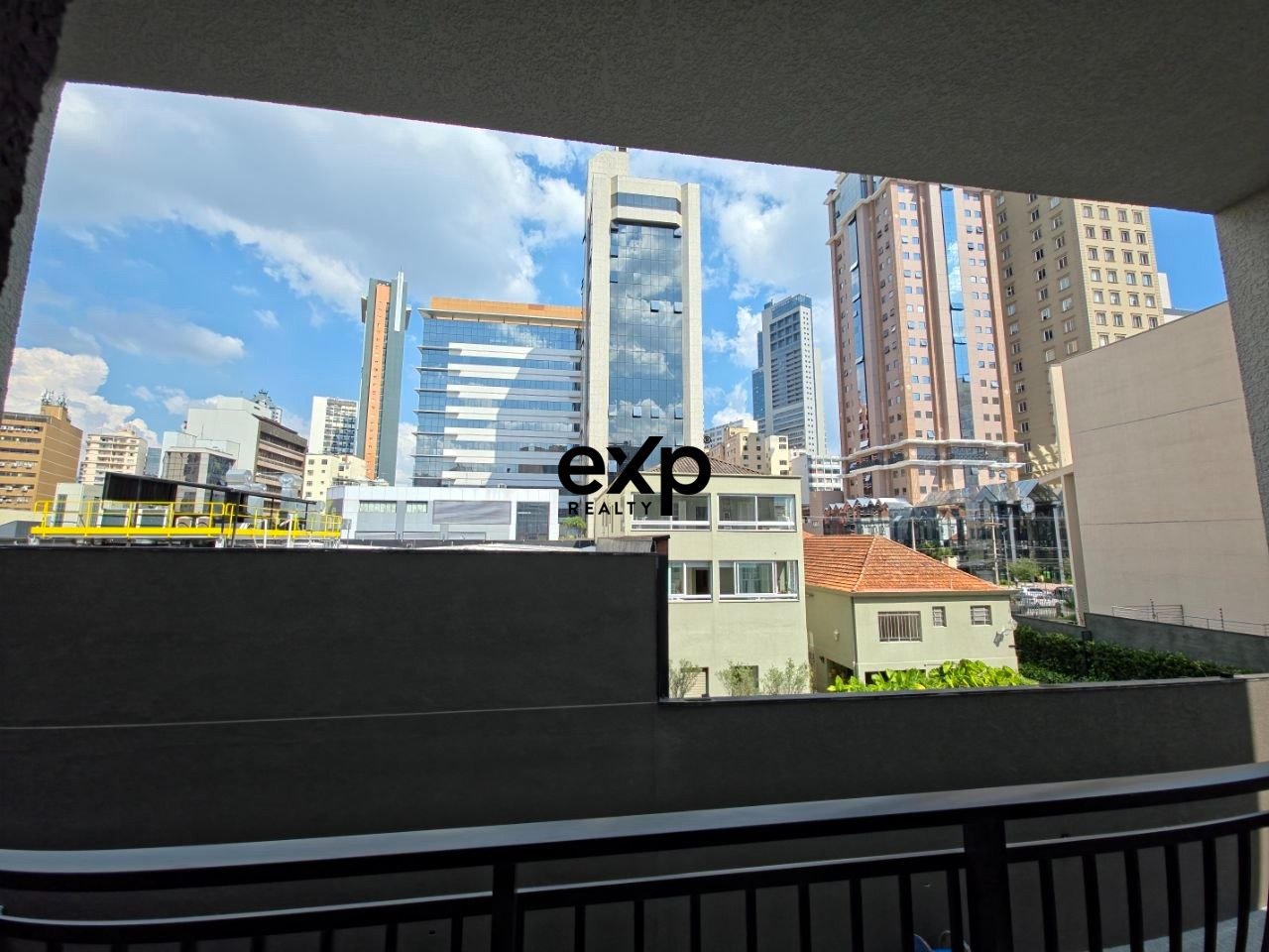 Apartamento à venda em Curitiba, Visconde de Nacar 1050 Centro Curitiba 80410-201, 30 m²