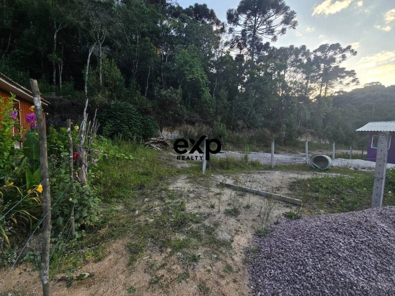 Terreno à venda em AGUDOS DO SUL, Bbasilio Roika 1 PINHEIRO OCADO AGUDOS DO SUL 83850-000, 300 m²