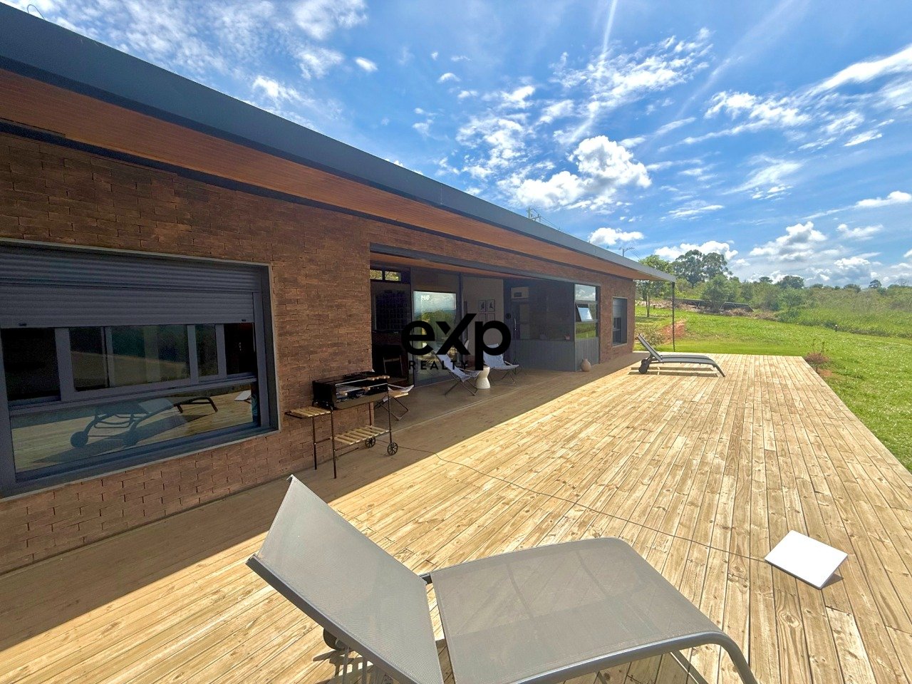High-standard refuge with active income operation in Bragança Paulista 2