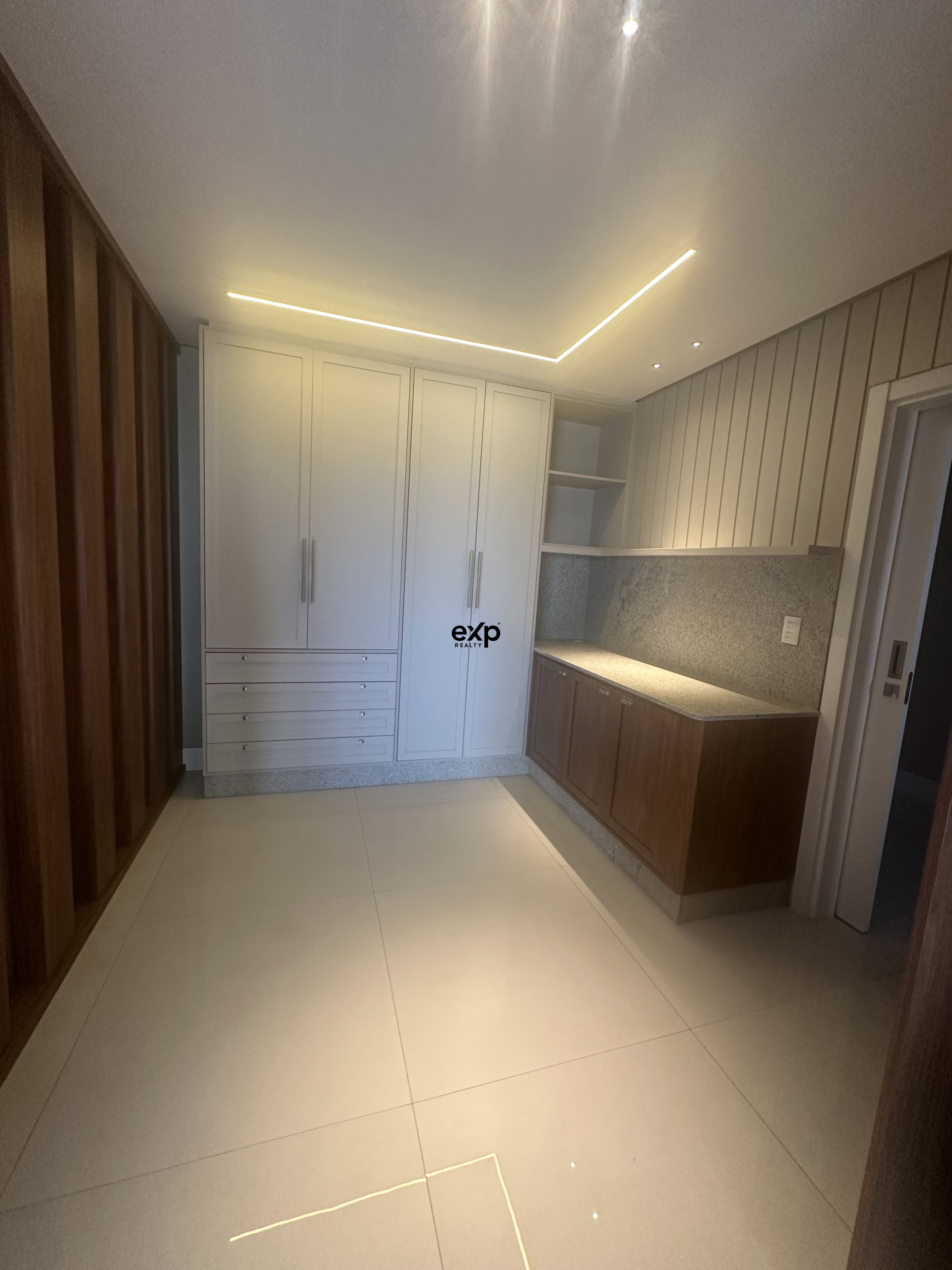 Apartamento à venda em Ponta Grossa, Engenheiro Teixeira Soares 1000 Oficinas Ponta Grossa 84040-180, 195 m²