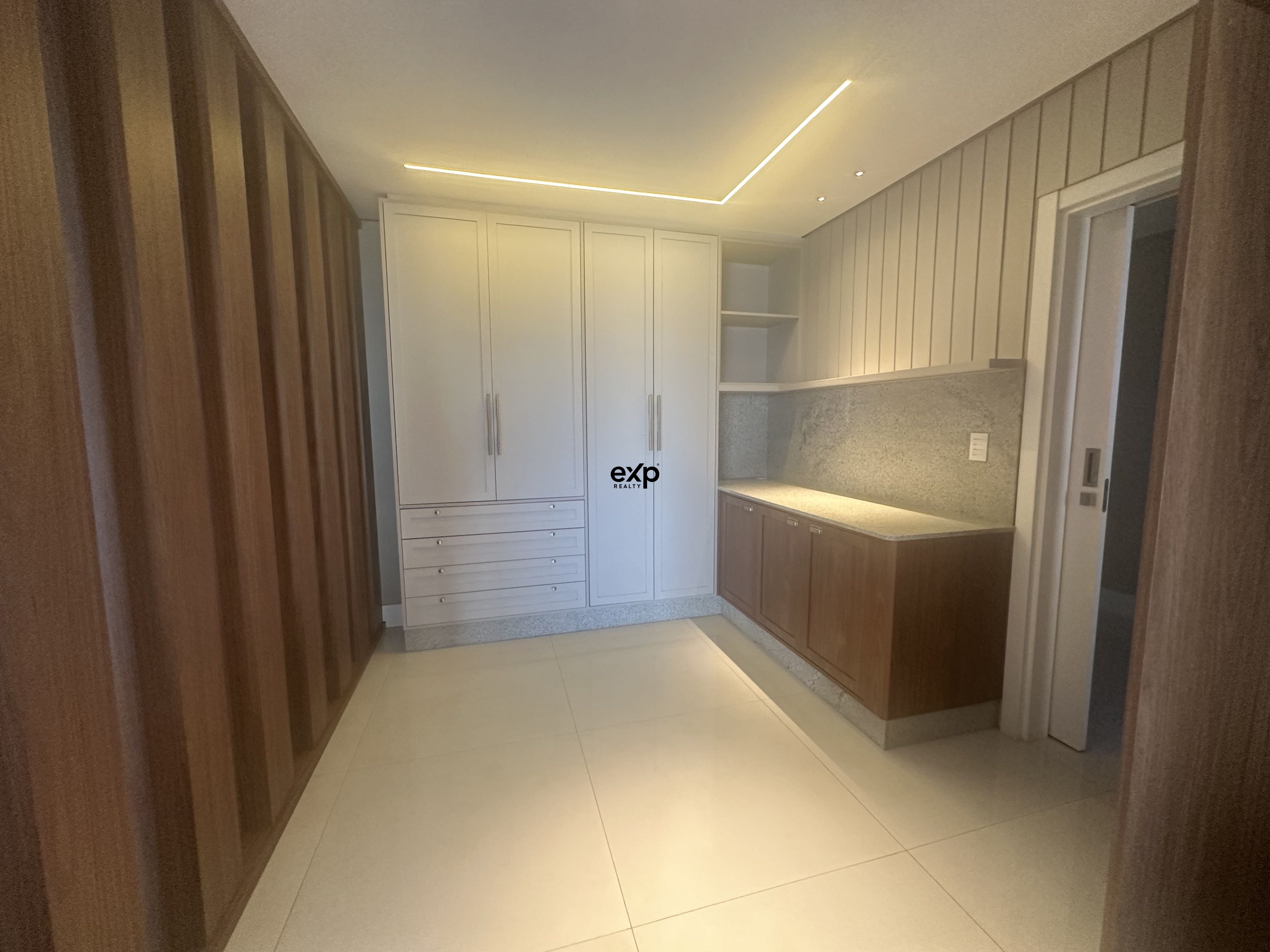 Apartamento à venda em Ponta Grossa, Engenheiro Teixeira Soares 1000 Oficinas Ponta Grossa 84040-180, 195 m²