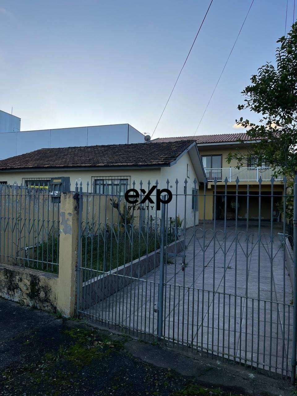 Casa à venda em Curitba, Rua Dona Saza Lattes 79 Uberaba Curitba 81540-460, 367 m²
