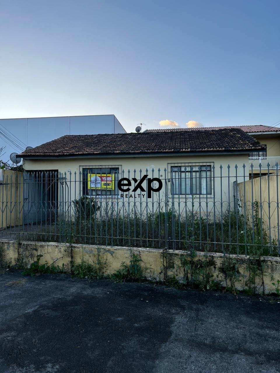 Casa à venda em Curitba, Rua Dona Saza Lattes 79 Uberaba Curitba 81540-460, 367 m²