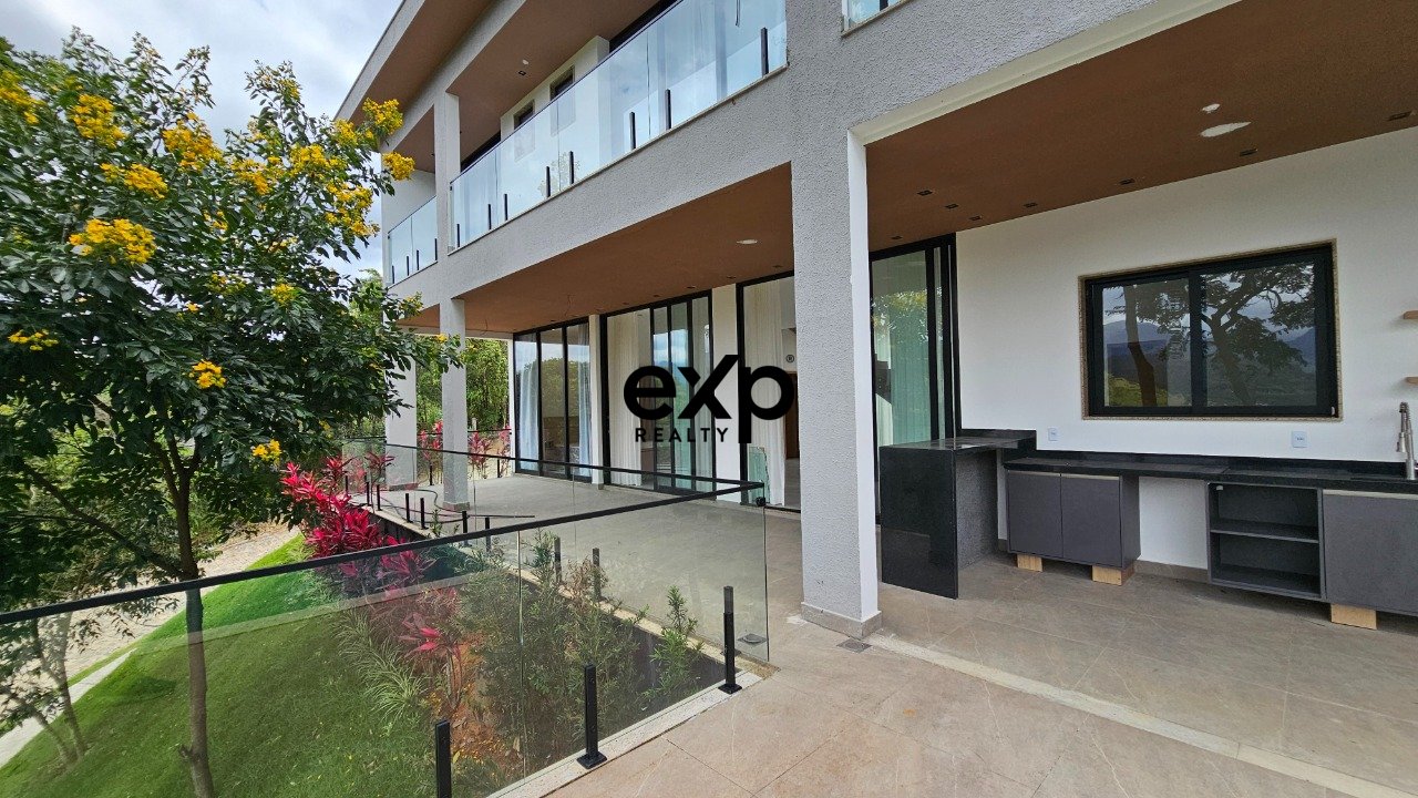 Casa à Venda no Condomínio Mundeus, 395m² por R$ 3.500.000,00 - Itaipava, Petrópolis/RJ