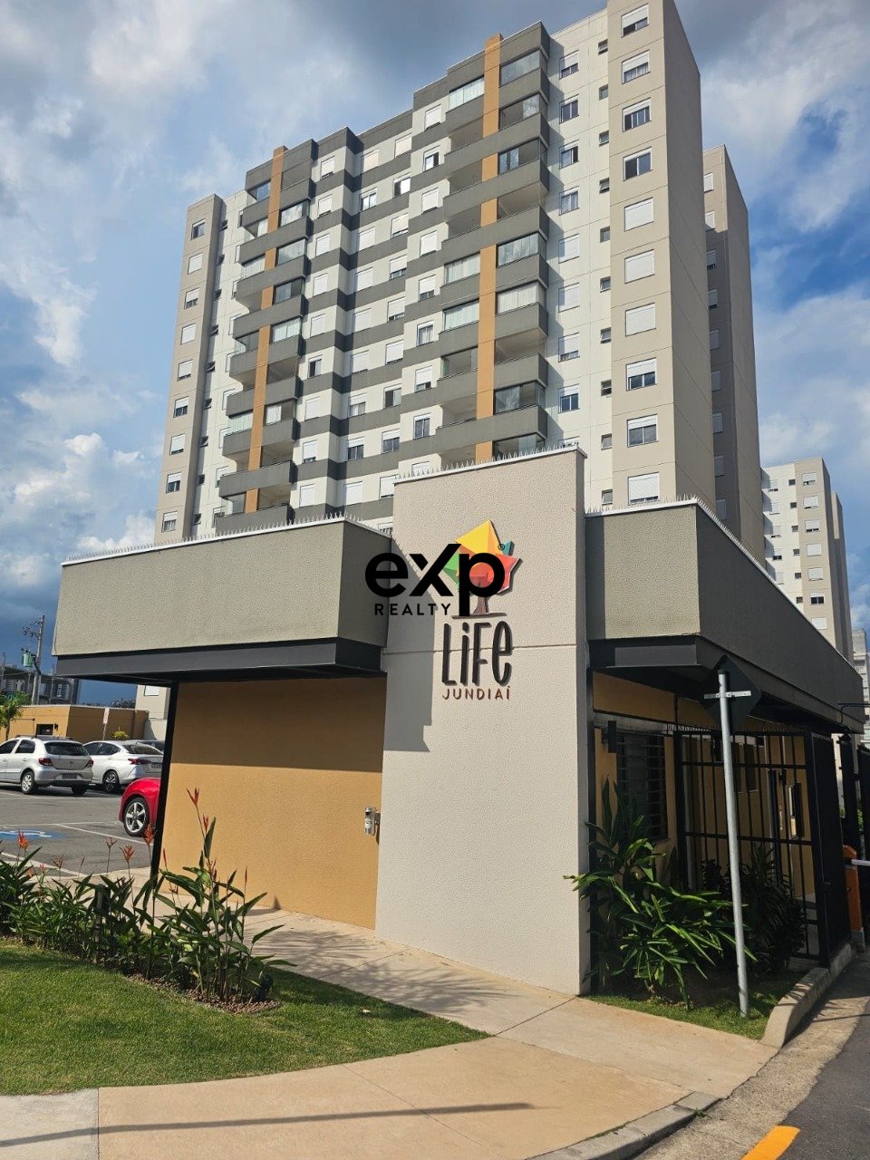Apartamento com 2 quartos, 64 m², à venda por R$ 650.000