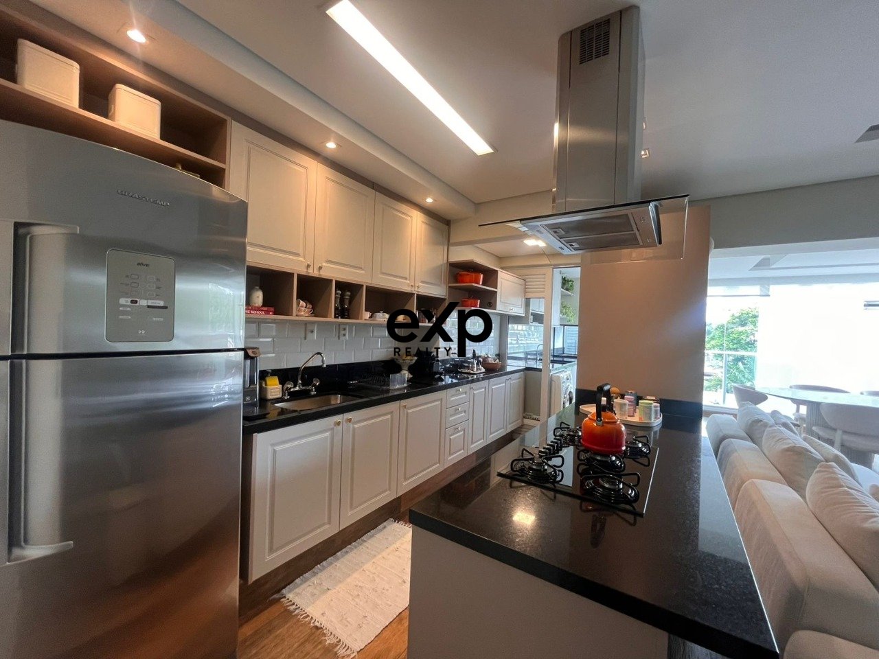 Apartamento de 2 suítes em Moema para aluguel