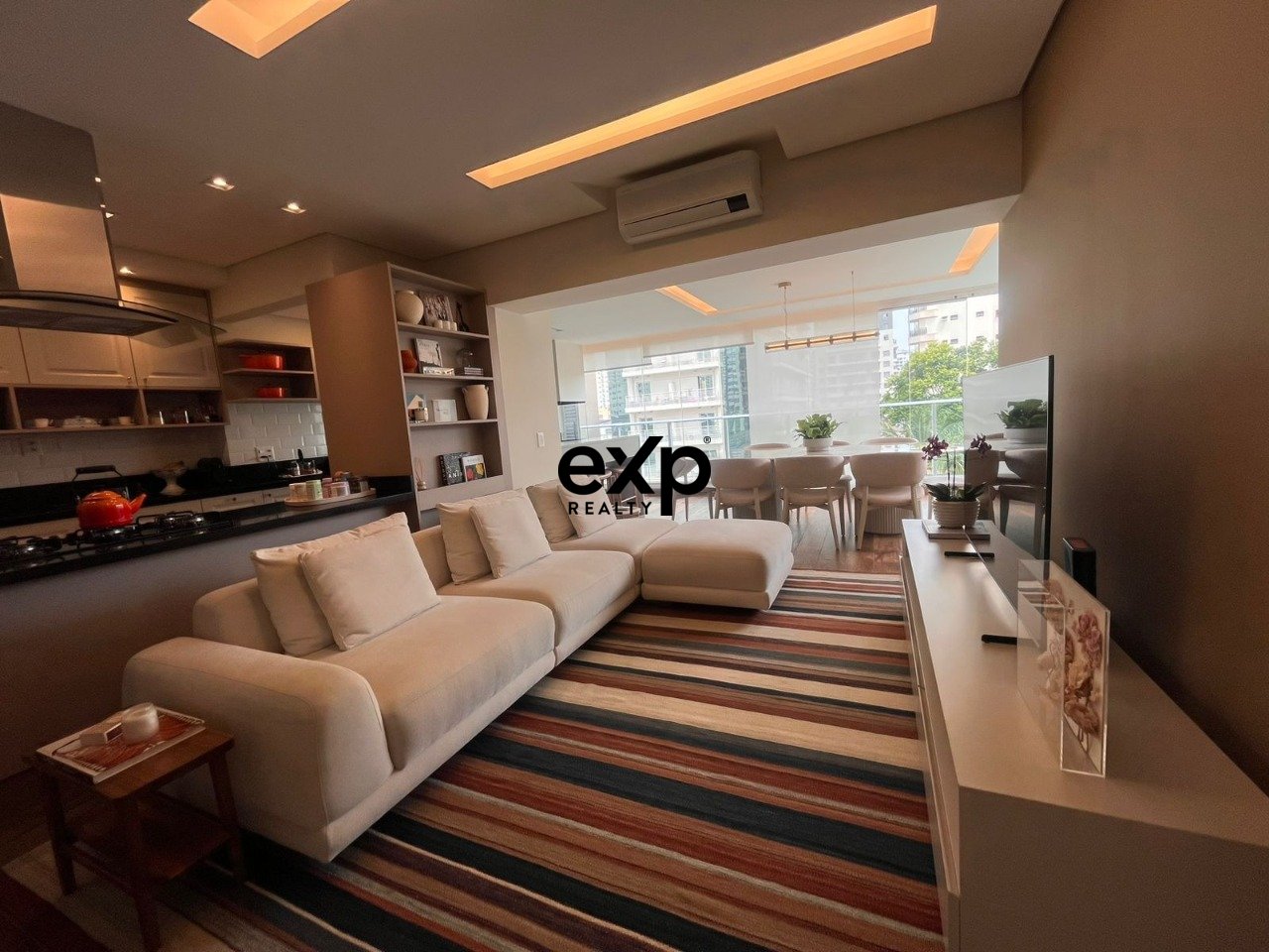 Apartamento de 2 suítes em Moema para aluguel