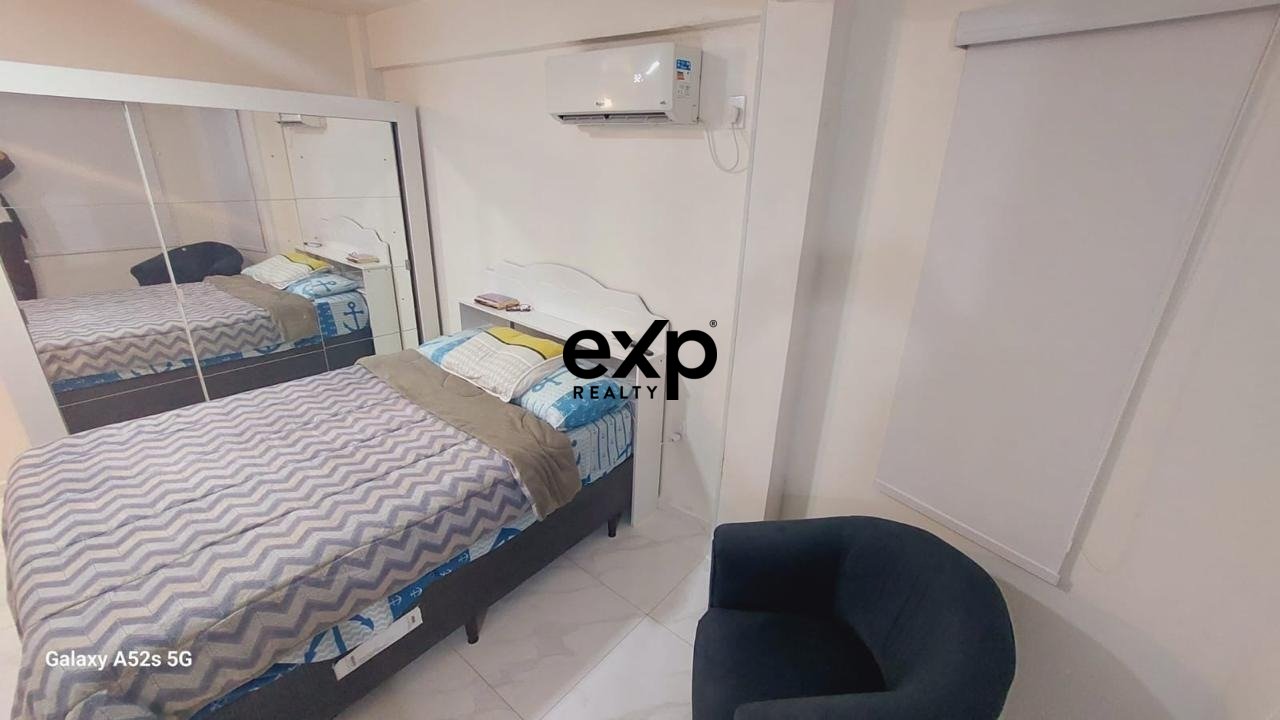 Apartamento à venda - Quadra mar, localização privilegiada próximo ao Hard Rock Cafe e apenas 3 minutos de caminhada da praia.