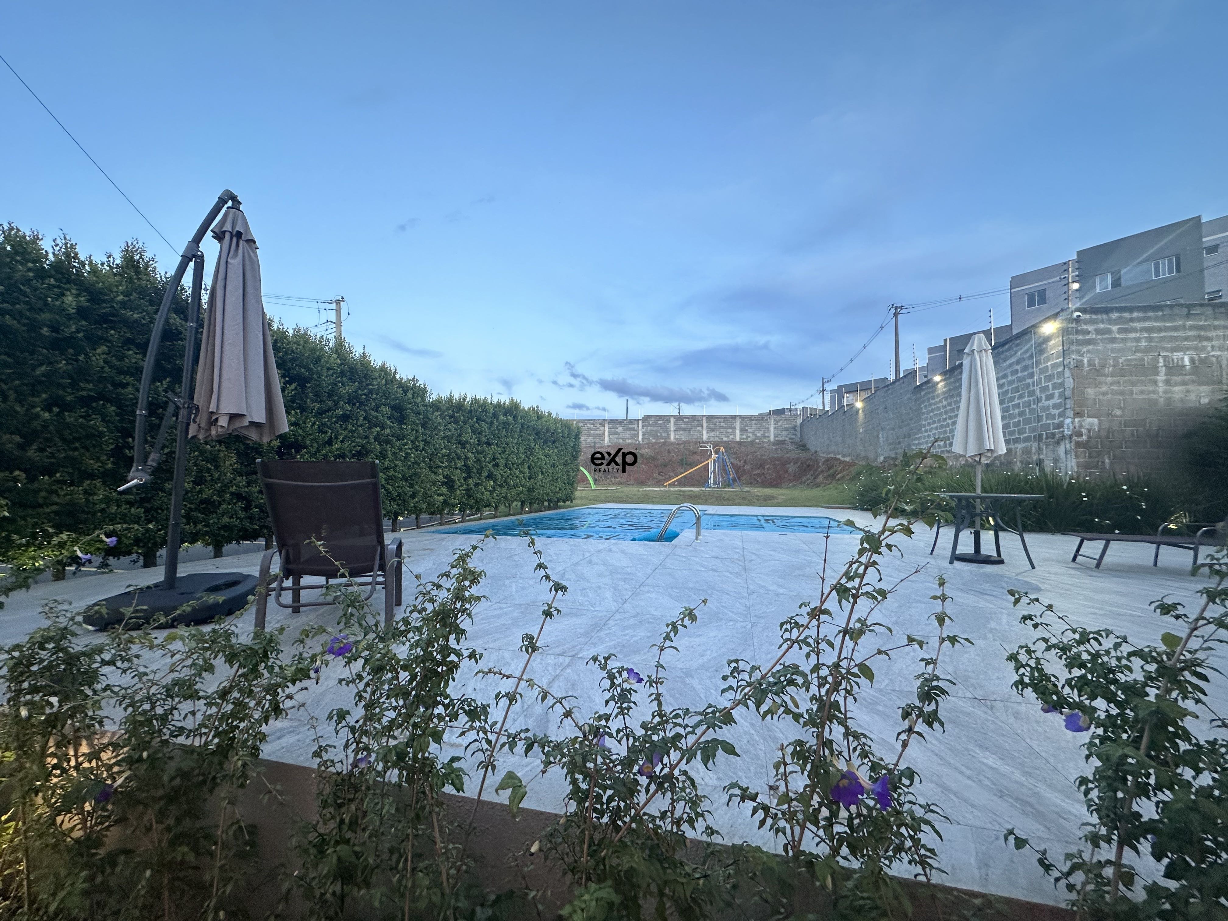 Casa em Condomínio à venda em Ponta Grossa, Rosemari Silva Belotto 400 Neves Ponta Grossa 84020-423, 174 m²