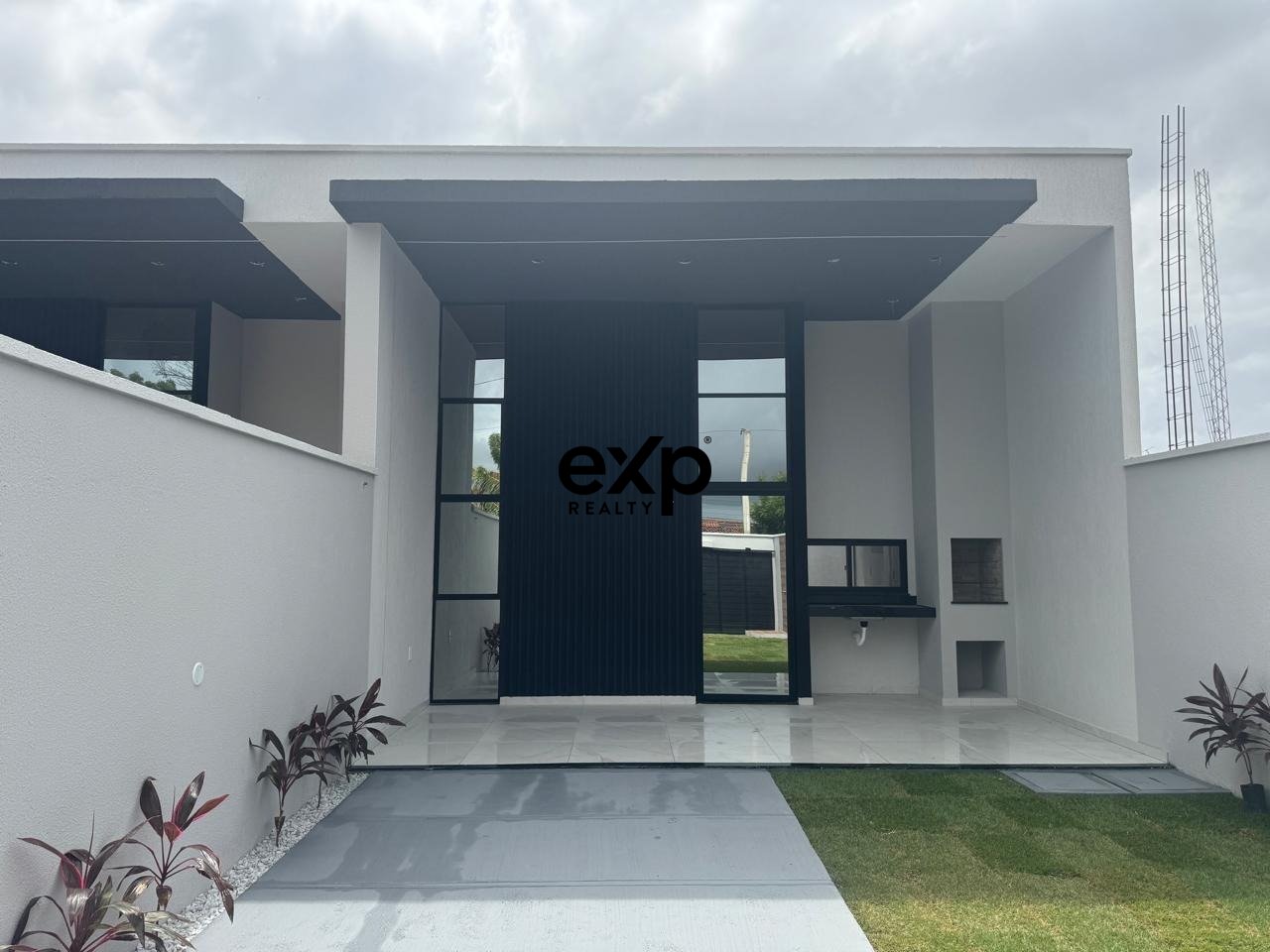 Casa Contemporânea na Sapiranga: com 3 Suítes, Área Gourmet e 3 Vagas | Localização Privilegiada na Sapiranga