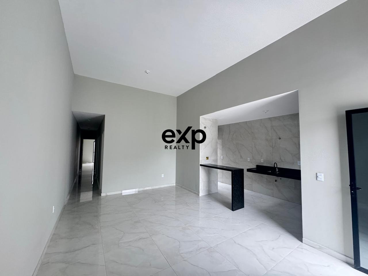 Casa Contemporânea na Sapiranga: com 3 Suítes, Área Gourmet e 3 Vagas | Localização Privilegiada na Sapiranga