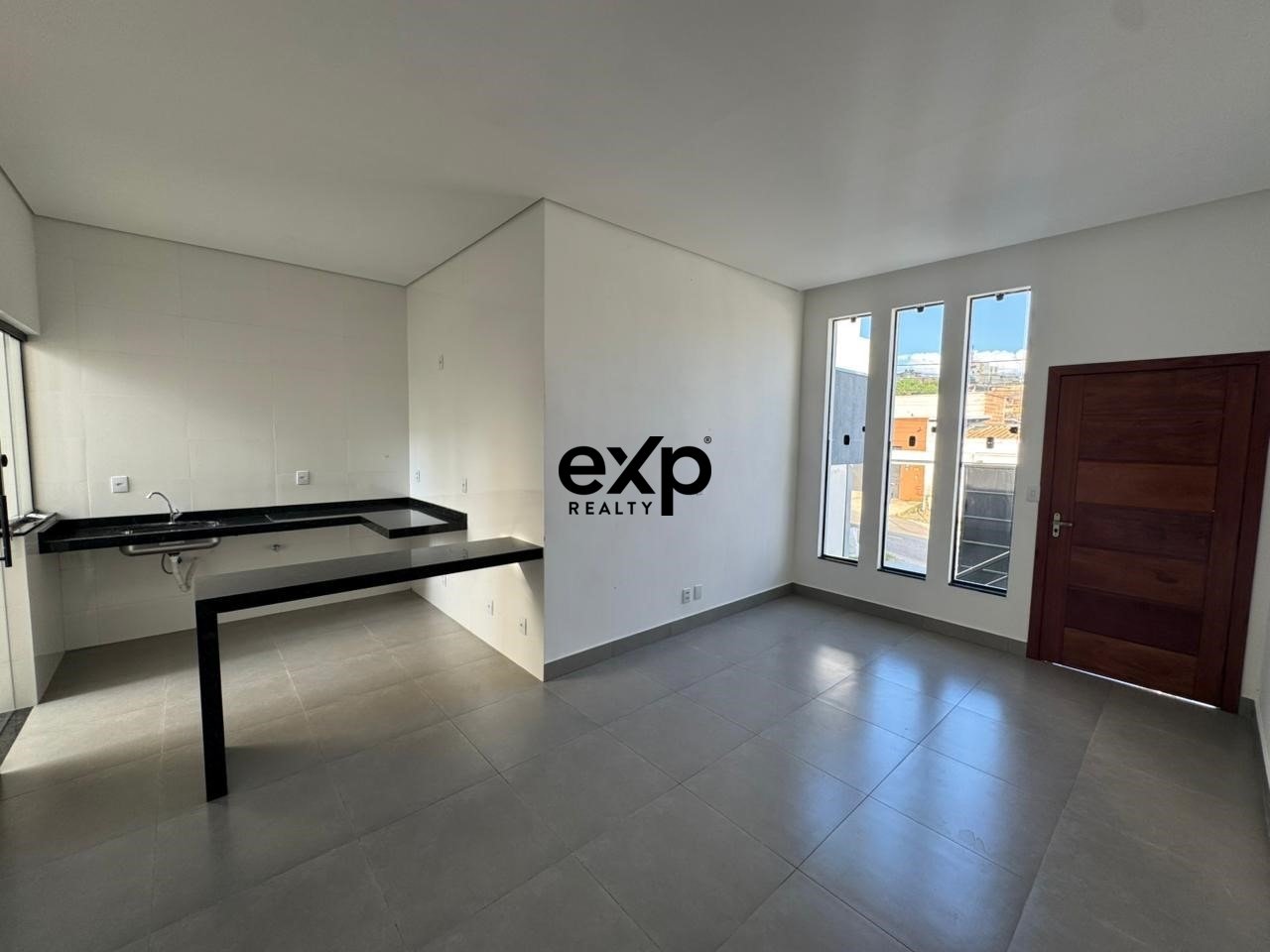 CASA A VENDA EM VESPASIANO/MG