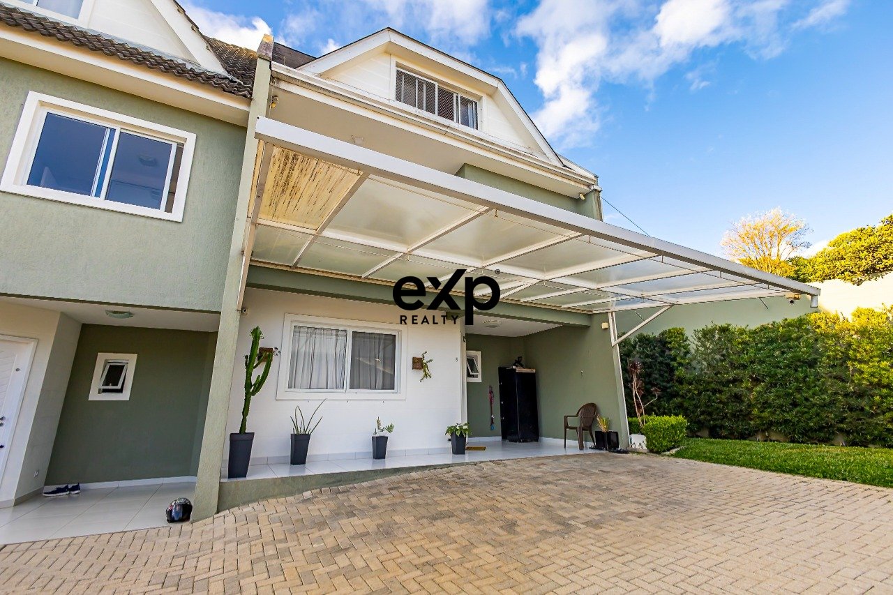 Sobrado 4 qtos 2 suites 123m2 Santa Felicidade