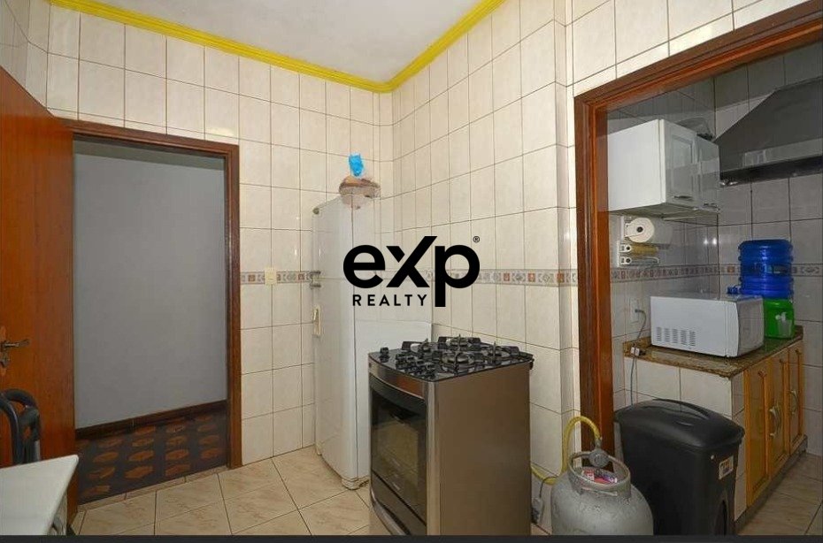 Apartamento em Curitiba, à venda no Centro de Curitiba - 3 dormitórios e 2 banheiros Um excelente apartamento pronto para morar, com localização p