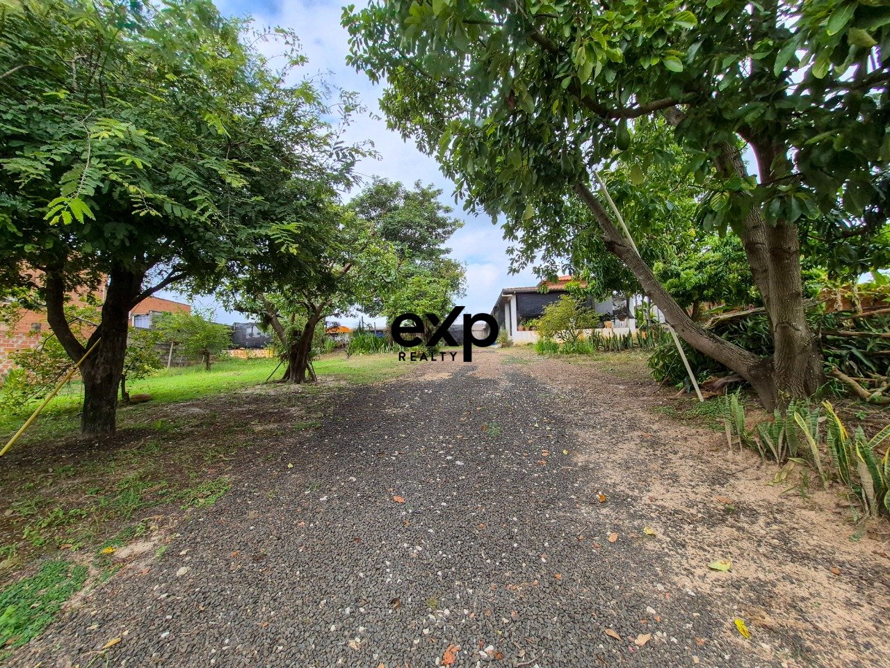 Chácara com 1.250 m² de terreno à venda no bairro Serrote
