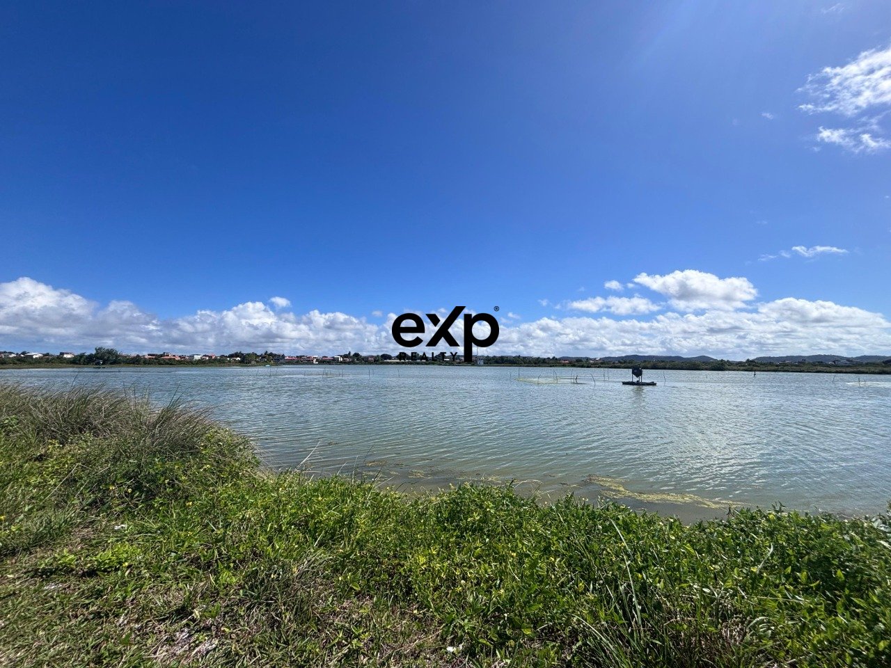 Terreno à Venda na Baía de Todos os Santos: Salinas da Margarida, Bahia