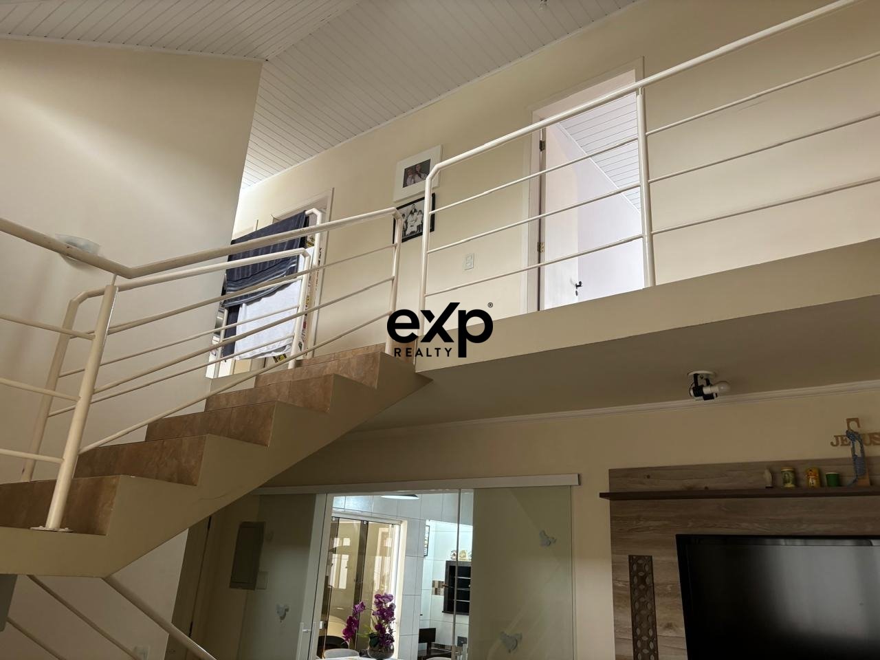 SOBRADO AO LADO DO BOSQUE | 206m² | 4 QUARTOS (2 SUÍTES) | 4 VAGAS | ESTÂNCIA - PINHAIS
