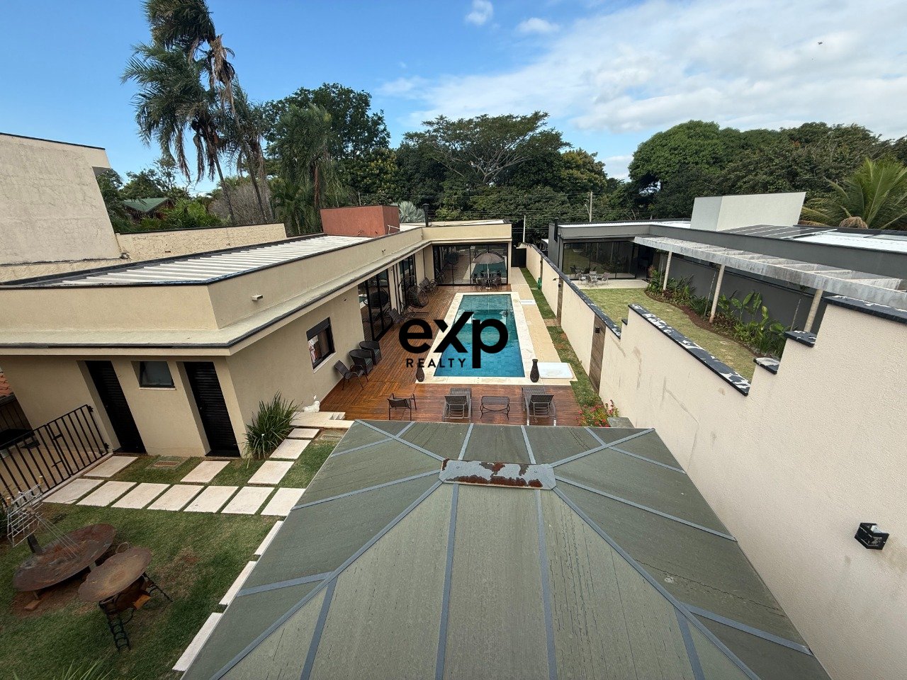 Casa térrea à venda no Chácaras São Rafael em Campinas com 4 quartos, 3 suítes, piscina e 1.000 m² de terreno