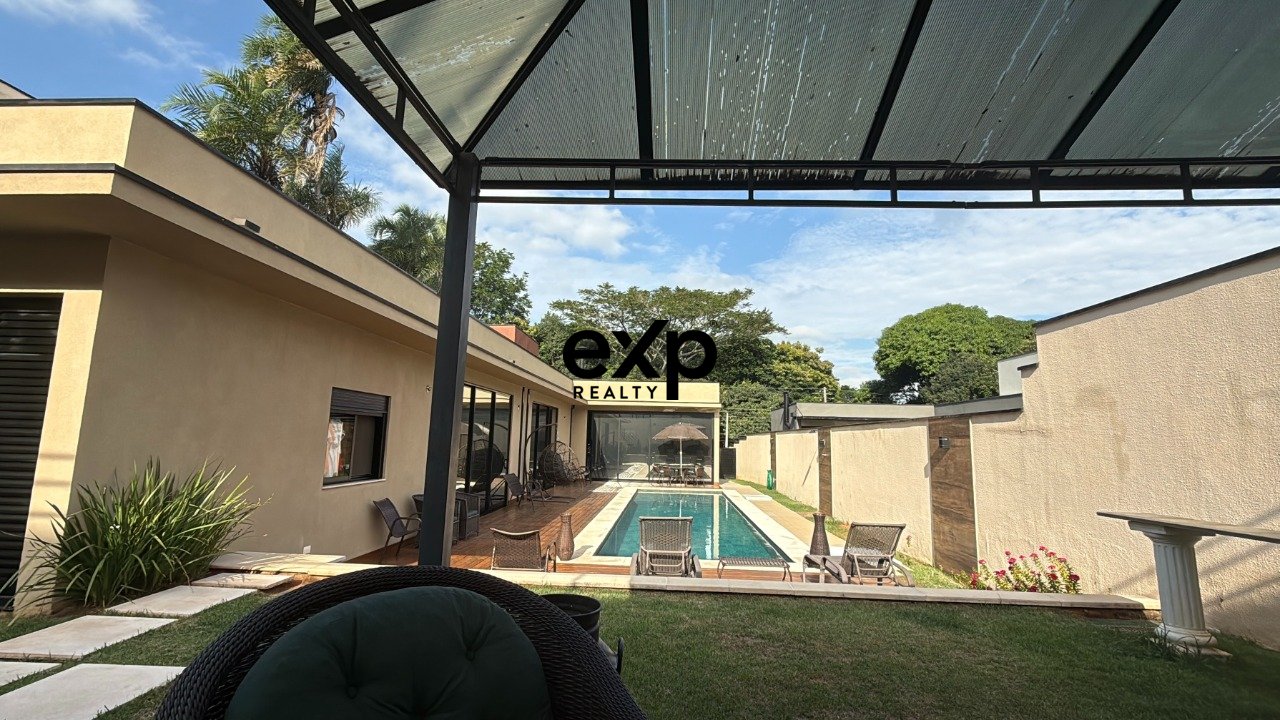 Casa térrea à venda no Chácaras São Rafael em Campinas com 4 quartos, 3 suítes, piscina e 1.000 m² de terreno