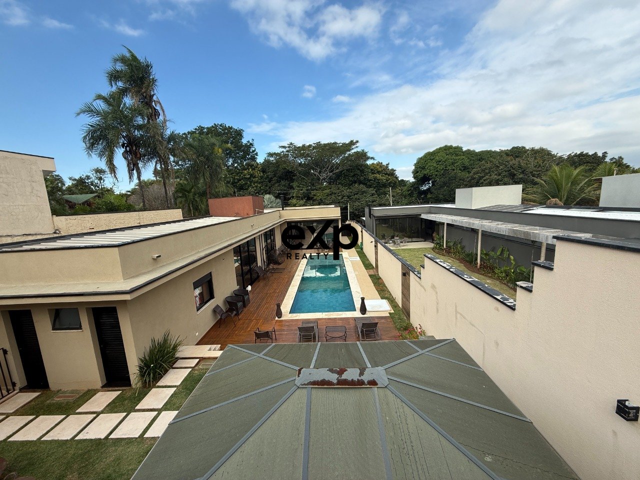 Casa térrea à venda no Chácaras São Rafael em Campinas com 4 quartos, 3 suítes, piscina e 1.000 m² de terreno