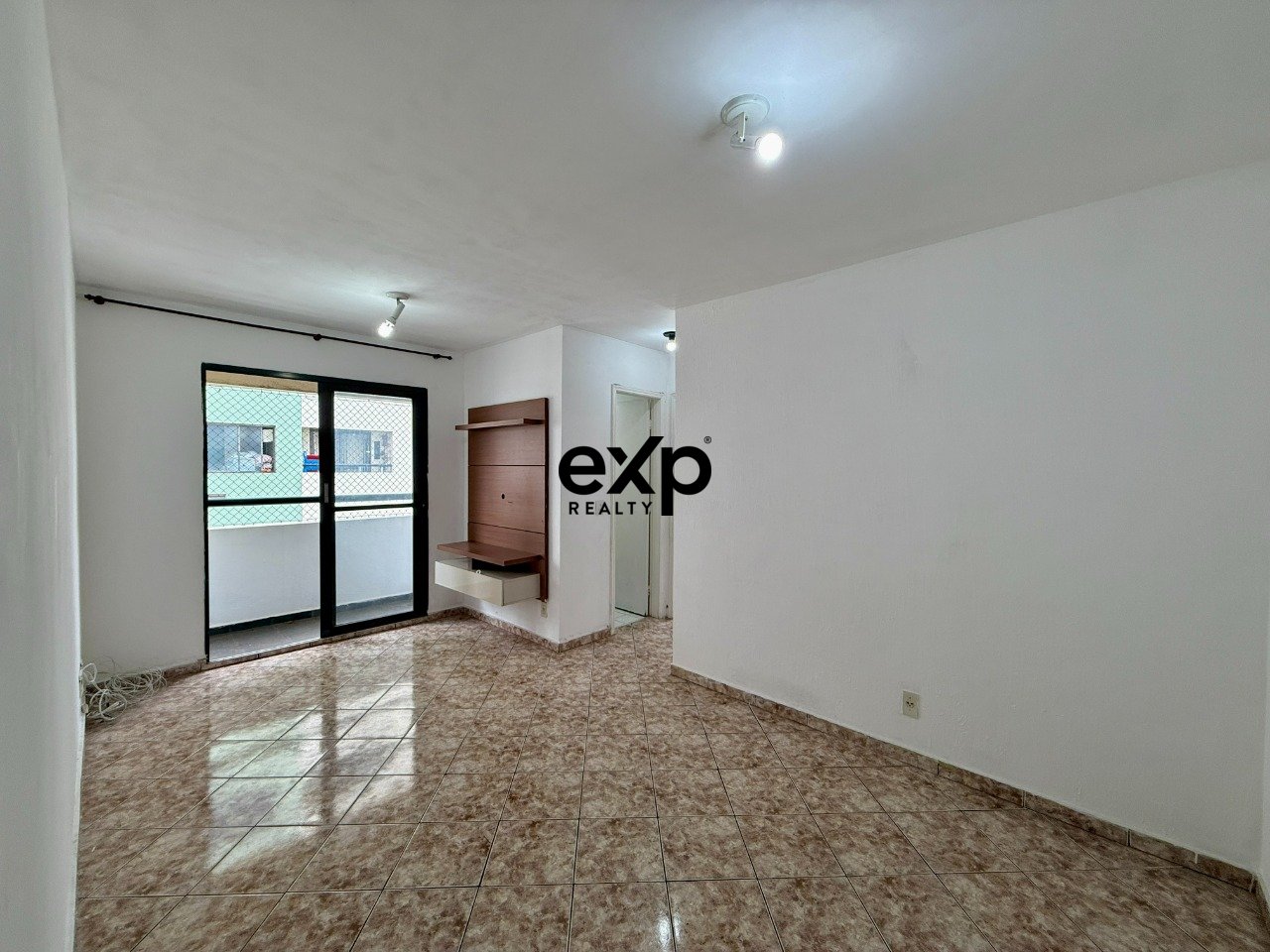 Aproveite seu Refúgio no Jardim das Flores! Ap 2 dorms, condomínio clube, 51m², Torre mais próxima à portaria