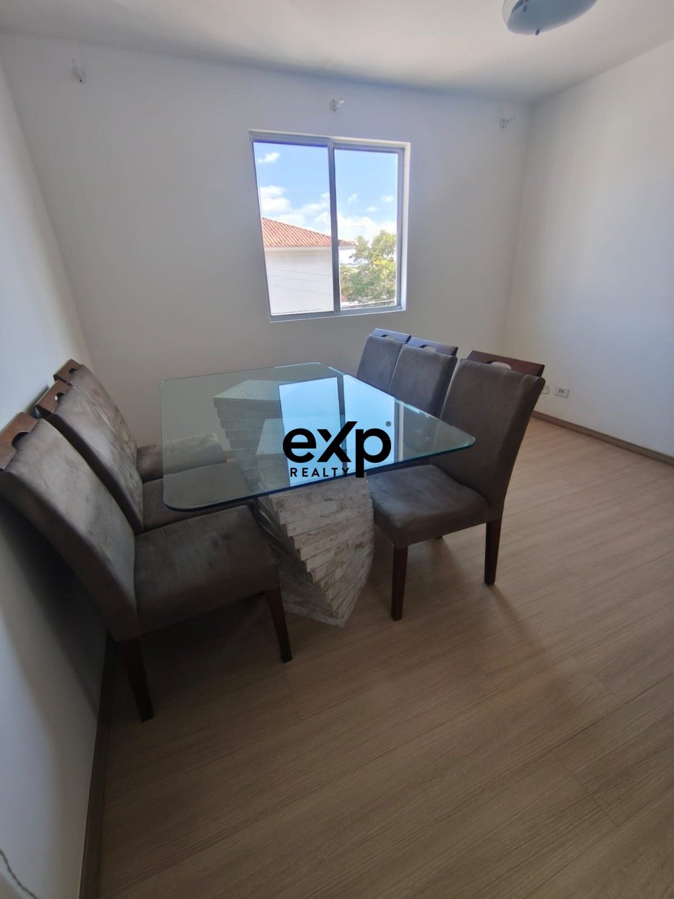 Apartamento com 2 quartos no Uberaba na Av das Torres, proximo ao Mini Preço