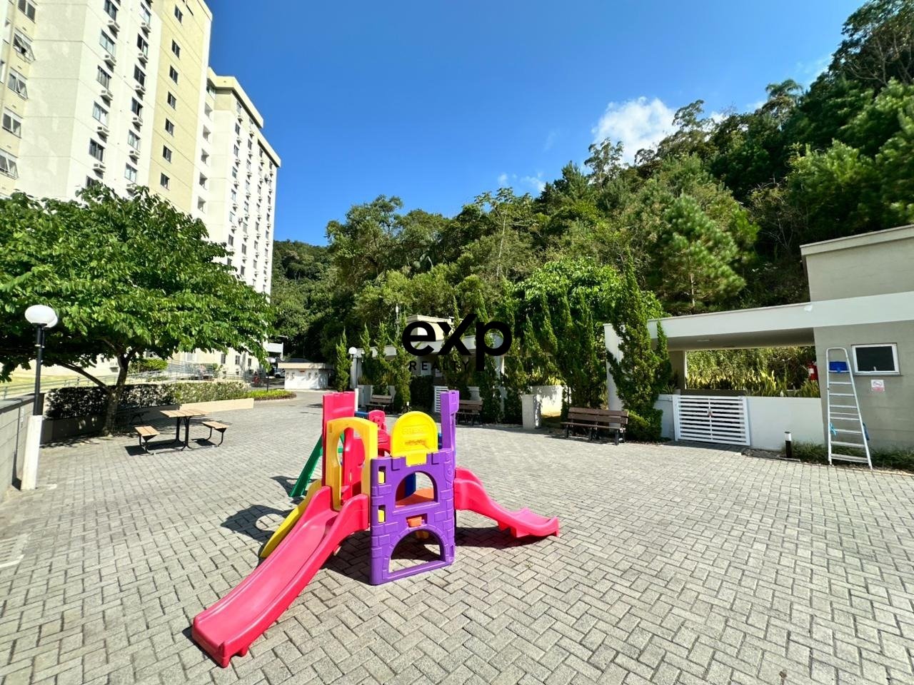 Apartamento semi mobiliado no Condomínio Ecovilla, bairro Ribeião Fresco Blumenau SC.