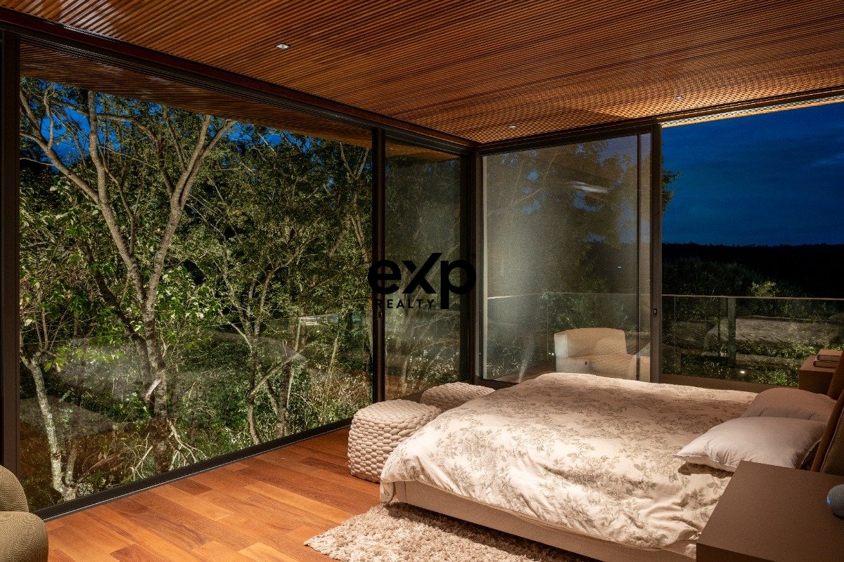 Casa em Condomínio à venda em Campinas, Treze de Maio 1765 Sousas Campinas 13106-054, 2230 m²