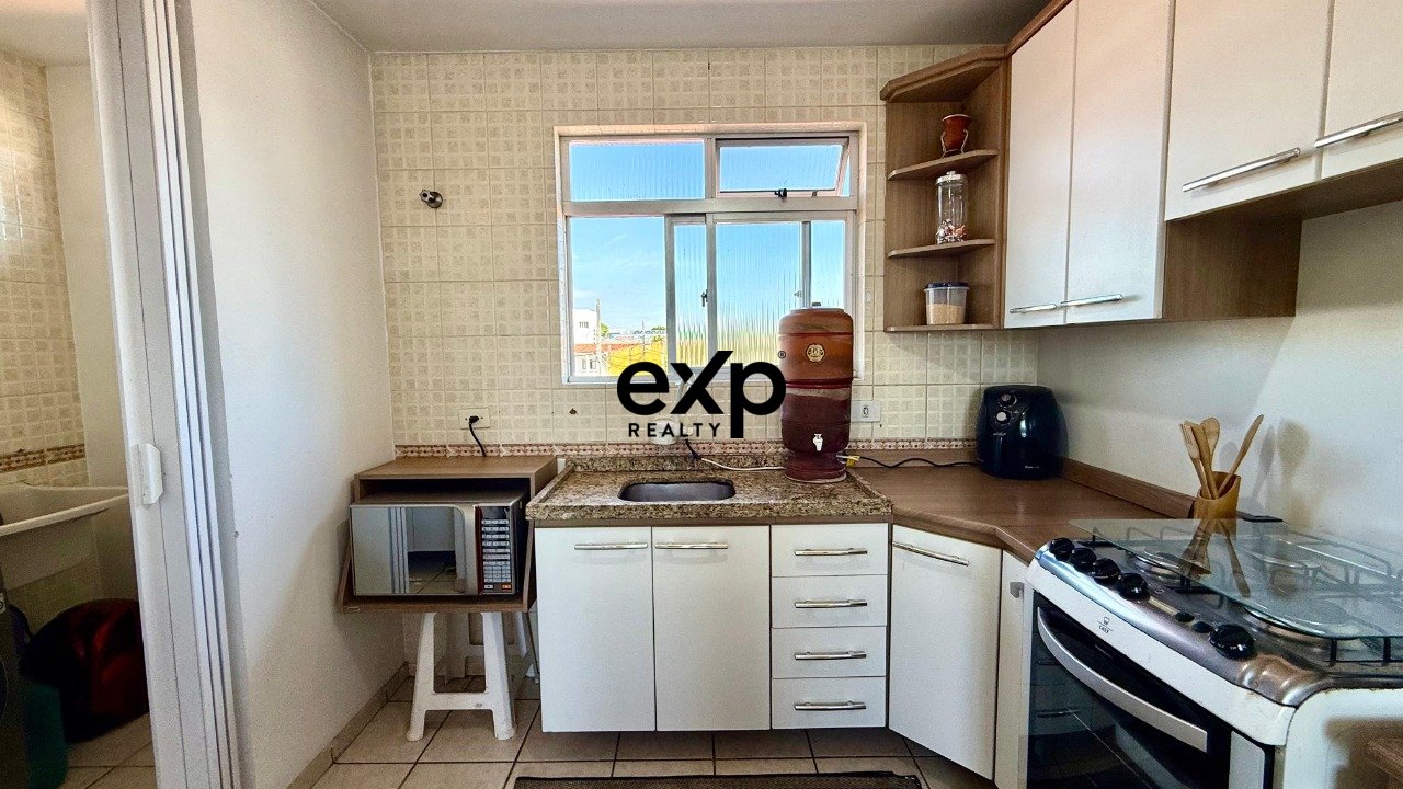 Apartamento 2 Dormitórios em São José dos Pinhais, com closet e 1 vaga coberta