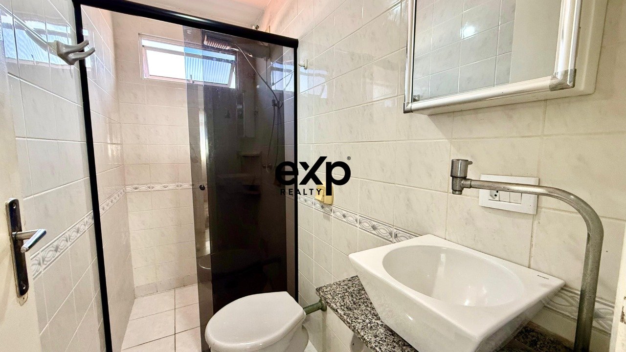 Apartamento 2 Dormitórios em São José dos Pinhais, com closet e 1 vaga coberta