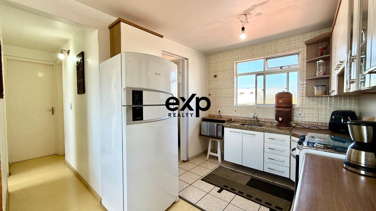Apartamento 2 Dormitórios em São José dos Pinhais, com closet e 1 vaga coberta