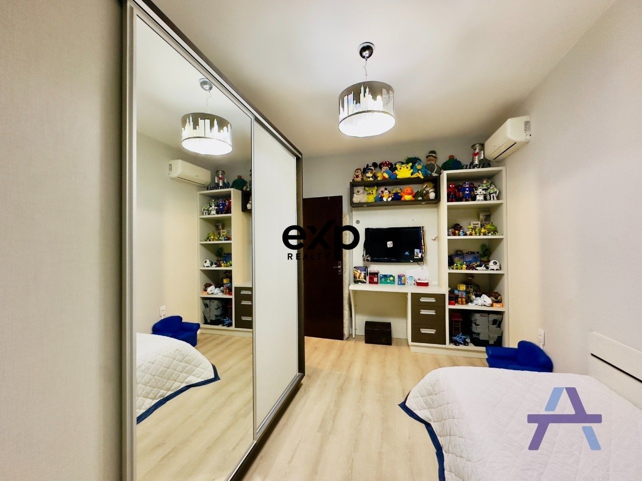 Casa na Velha Central com 4 dormitorios em Blumenau
