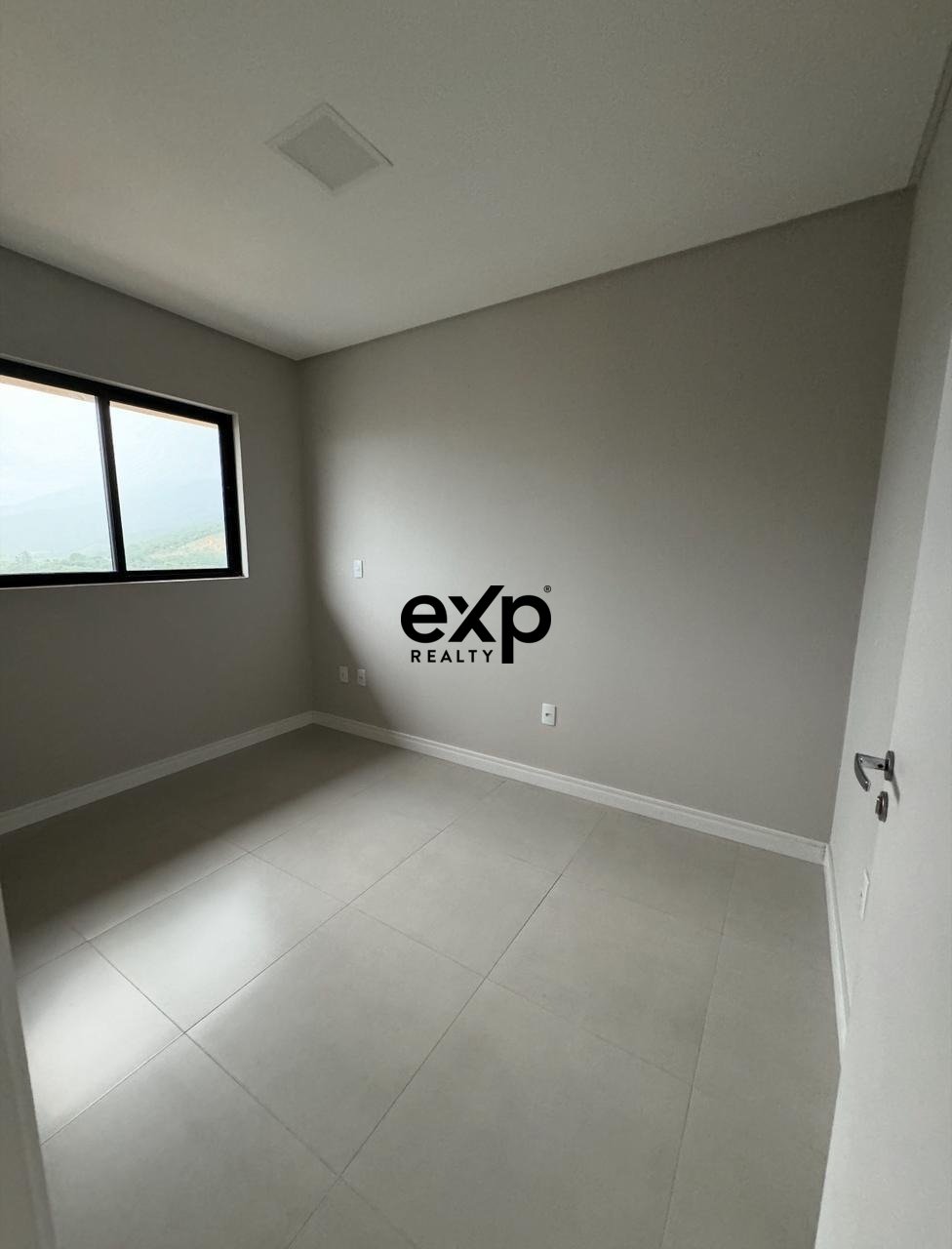 Apartamento pronto para morar em Itapema com condições de planta