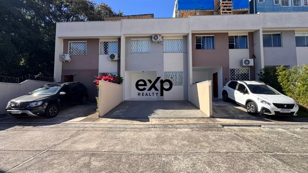 Sobrado à venda em Curitiba, Rua Arlindo Araújo Sobrinho 34 Guabirotuba Curitiba 82590-300, 105 m²